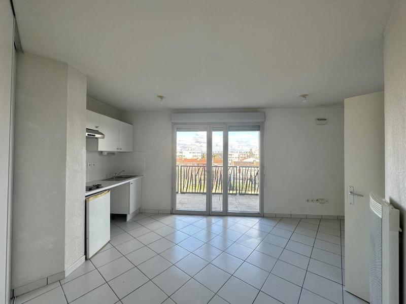 Appartement récent / 2 pièces 35m2