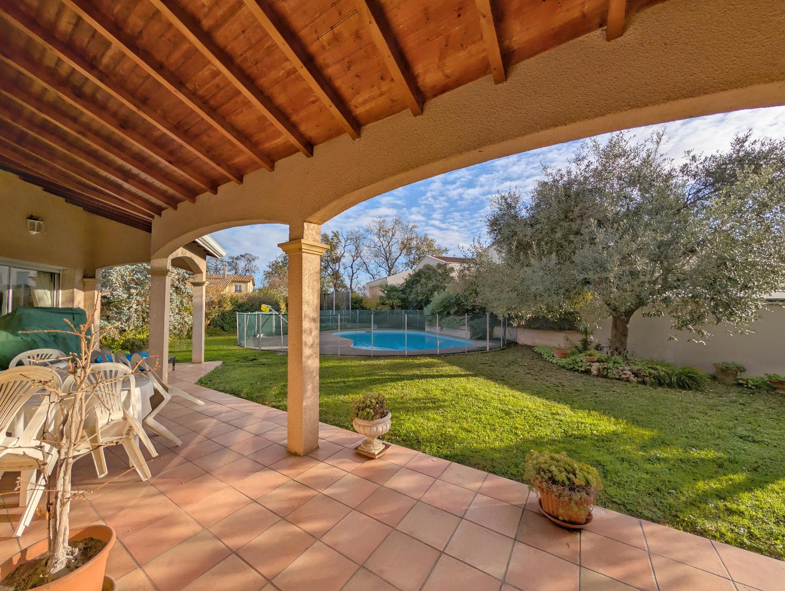 Maison / 5 pièces 231m2